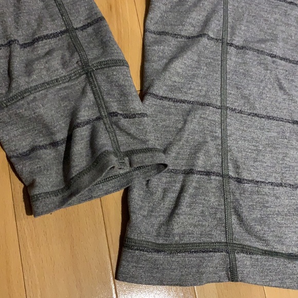 🌟HP Lululemon Men’s Sweat Session Grey Striped 1/2 zip sweater pullover -size M - Picture 14 of 17